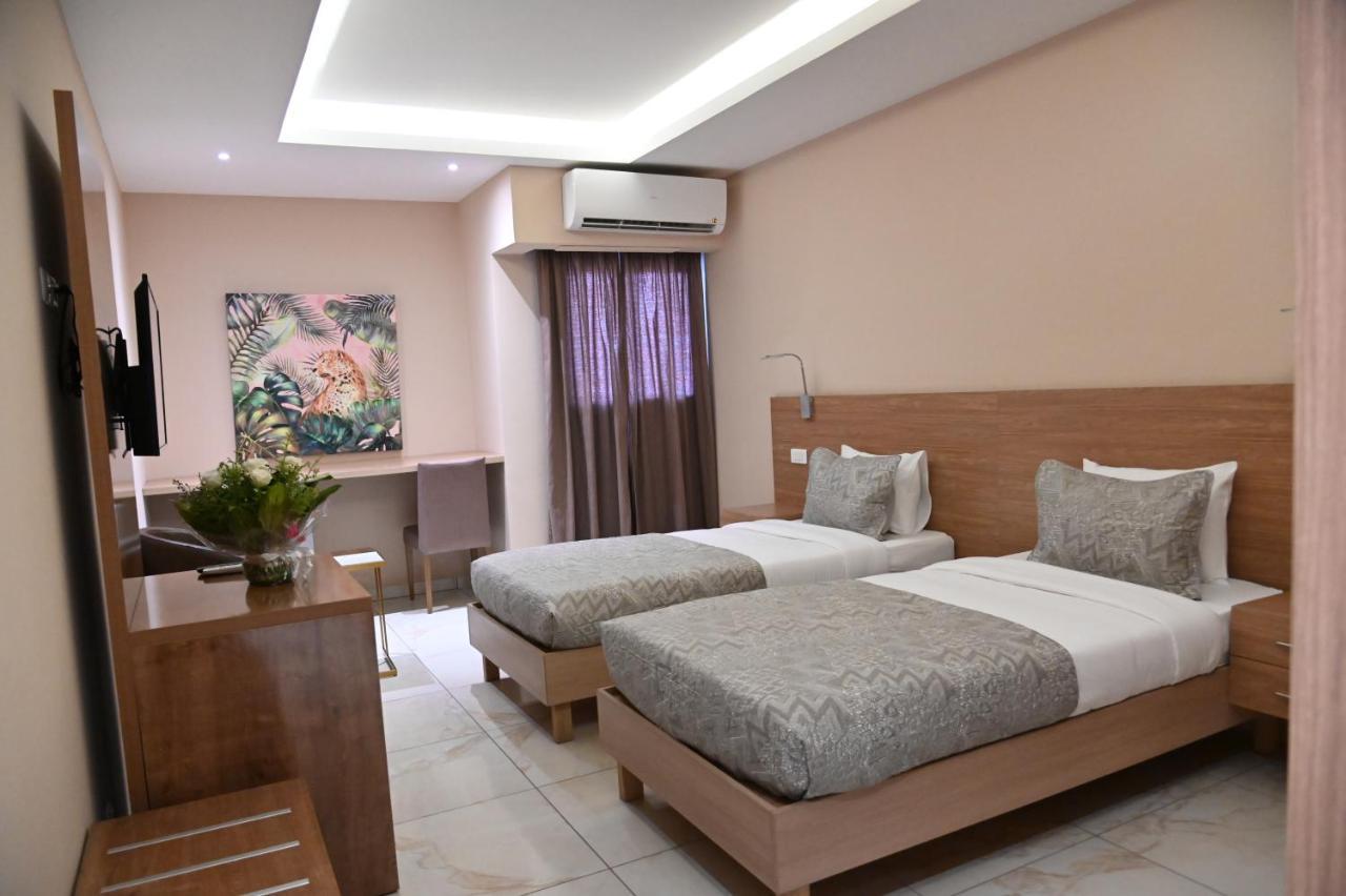 Hotel Astral Abidjan Exterior photo